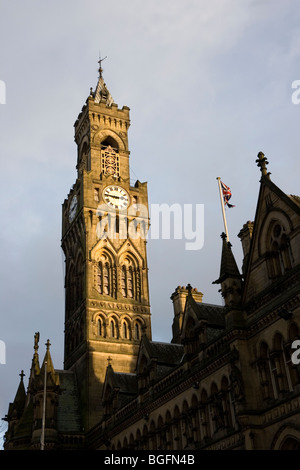 La tour de l'horloge de Bradford Hôtel de ville (City Hall), un bâtiment classé grade 1 dans le West Yorkshire, UK Banque D'Images