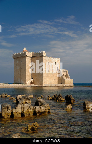 Cité médiévale fortifiée du monastère de Lérins ou Abbaye, l'île Saint Honorat, îles de Lérins, Var, Côte d'Azur, France Banque D'Images