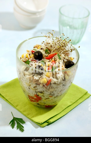 Salade de riz sauvage. Recette disponible. Banque D'Images