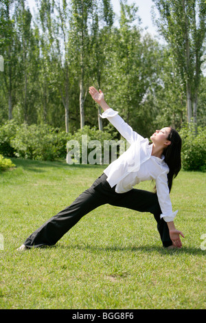 Woman doing stretching exercice