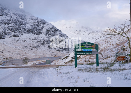 La neige et la glace, Loch Restil, reste et d'être reconnaissants, Arrochar, Argyll, Scotland, Décembre 2009 Banque D'Images