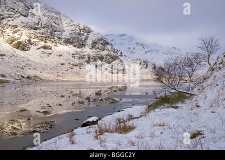 La neige et la glace, Loch Restil, reste et d'être reconnaissants, Arrochar, Argyll, Scotland, Décembre 2009 Banque D'Images