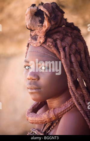 Jeune fille de la tribu Himba, le nord de la Namibie Banque D'Images