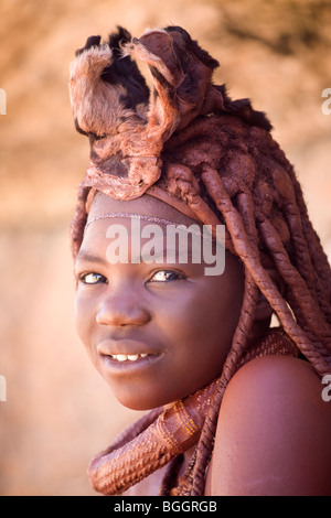 Jeune fille de la tribu Himba, le nord de la Namibie Banque D'Images