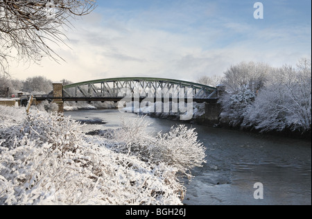 Pont Fatfield avec neige de l'hiver Banque D'Images