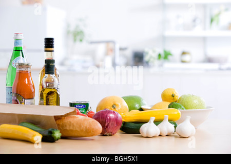 L'épicerie sur un comptoir de cuisine Banque D'Images