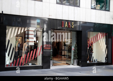 La boutique de vêtements de mode Daks avant boutique, Jermyn Street, Piccadilly, Londres, Royaume-Uni. Nov 2009 Banque D'Images