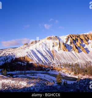 La région de la Côte Cariboo Chilcotin, en Colombie-Britannique, Colombie-Britannique, Canada - Chilcotin qui traverse le canyon Farwell, Hiver Banque D'Images