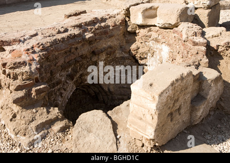 Site de fouilles montrant Roman et le copte reste dans le musée en plein air à proximité d'Akhmim, Sohag Moyenne Égypte. Banque D'Images