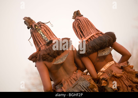 Les jeunes filles de la tribu Himba, Opuwo, Namibie Banque D'Images