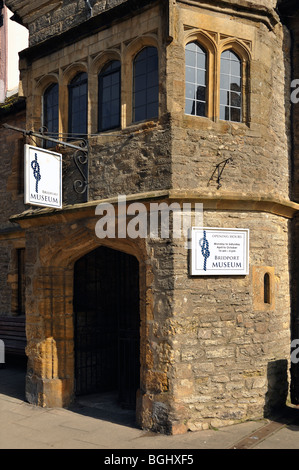 BRIDPORT, DEVON, Royaume-Uni - 19 MARS 2009 : vue extérieure du musée de la ville de Bridport Banque D'Images