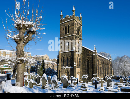 Cimetière de l'église et dans Holmbridge en janvier 2010, près de Holmfirth, West Yorkshire, Angleterre Banque D'Images