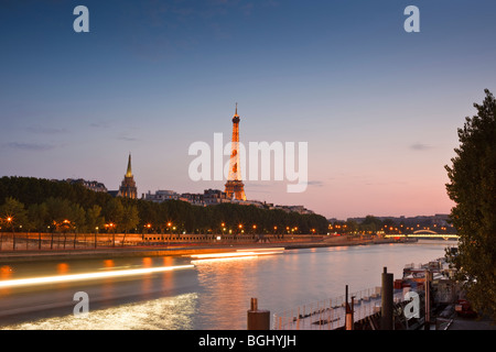 Pont de l'Alma, Paris, tourné pendant la nuit du 19 août 2009 Banque D'Images