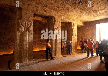 Temples déplacés à Abou Simbel, Egypte, Afrique du Sud Banque D'Images