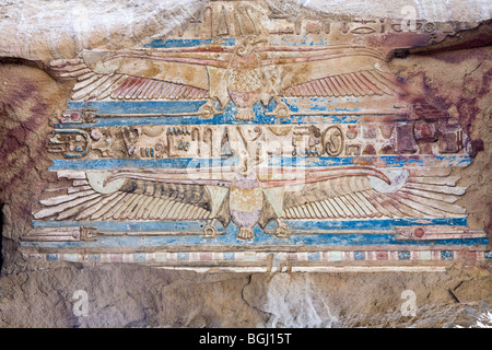 Les vautours peint sur plafond au Temple de Sobek et Haroeris à Kom Ombo dans la vallée du Nil, de la Haute Égypte Banque D'Images