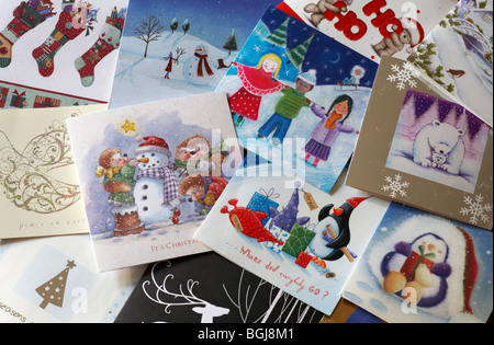 Cartes de Noël finies et prêtes pour le recyclage - sélection de cartes de noël Banque D'Images