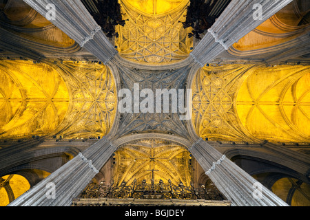 Voûtes de la nef de cathédrale, Séville, Andalousie, Espagne Banque D'Images