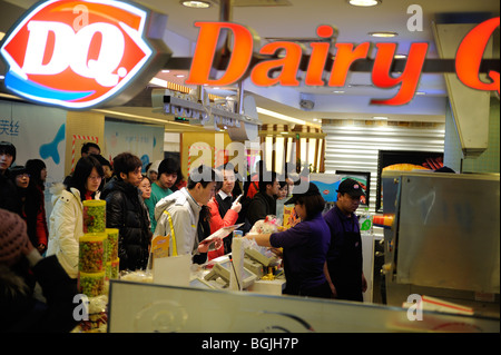 Magasin de crème glacée de Dairy Queen, à Beijing, en Chine. 09-Jan-2010 Banque D'Images