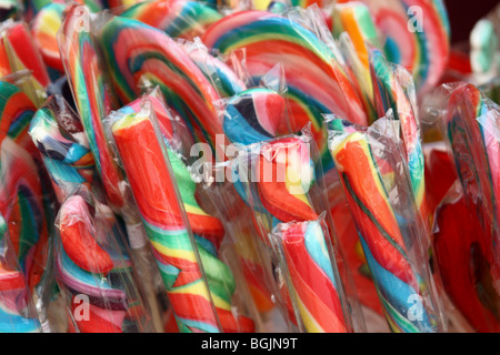 Divers les sucreries en vente à la foire de Noël à Cracovie, Pologne. Banque D'Images