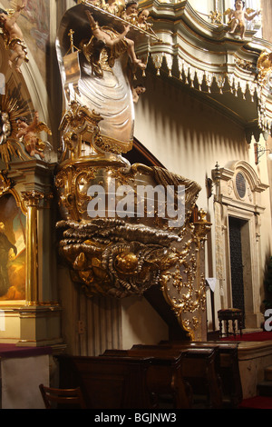 L'intérieur baroque de l'église de St Andrew, Cracovie, Pologne Banque D'Images