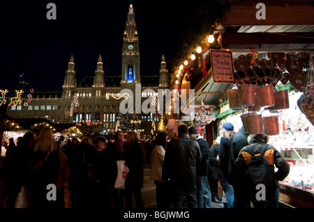 Vue générale de la foire de Noël à l'hôtel de Vienne Autriche Banque D'Images