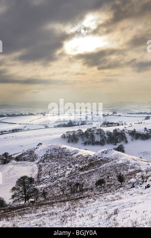 Neige de l'hiver sur les collines du Shropshire, vu de l'espoir Bowdler Hill, près de la Gaer Pierre, Church Stretton, janvier 2010. Banque D'Images