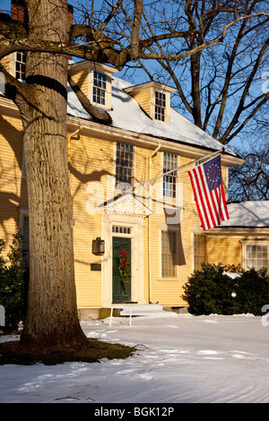 L'hiver à Buckman Tavern historique - point de rendez-vous pour les minutemen avant la bataille de Lexington Massachusetts USA Banque D'Images