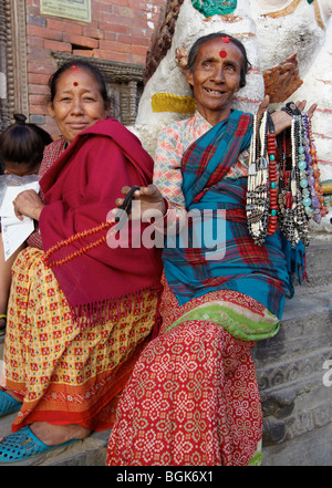 Népalais locaux des commerçants du marché de rue Durbar Square Kathmandou Népal Asie Banque D'Images