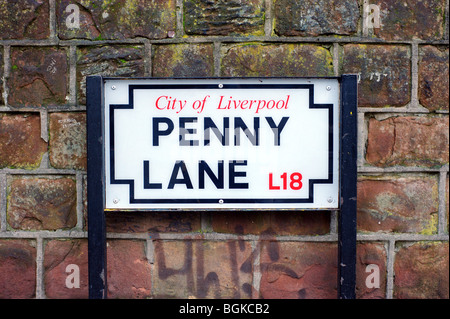 Panneau de chemin Penny Lane à Liverpool, Merseyside, UK.2020 a vu source de controverse, parce que certains croient qu'il a été nommé d'après James Penny Banque D'Images