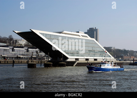 Immeuble de bureaux des docks à l'Edgar-Engelhard-Kai quai, port de pêche, port de Hambourg, Altona, Elbe, ville hanséatique de Banque D'Images