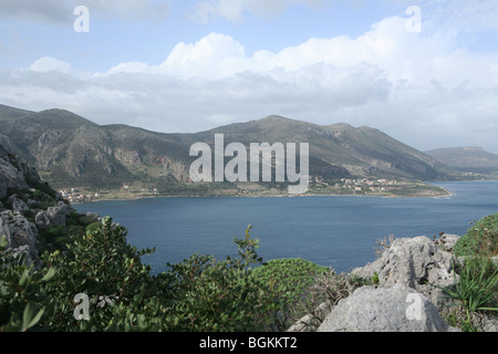 Au-delà de la mer Mirtoo le Peleponnese Monemvasia Grèce Banque D'Images