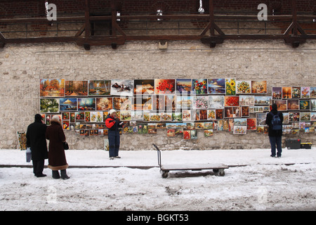 Galerie d'art en plein air sur le mur de la ville, près de la porte Florianska, Cracovie, Pologne Banque D'Images