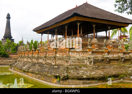 18e siècle palais royal et palais de justice, Taman Kertha Gosa, à Klungkung / Semarapura, Bali, Indonésie Banque D'Images