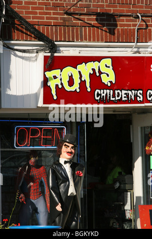 Foy's Store de costumes d'Halloween pour enfants à Fairborn, Dayton, Ohio, USA. Banque D'Images