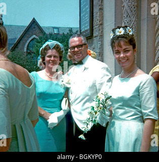 MARIAGE, PORTRAIT DE FAMILLE, N.J., États-Unis 'Old Family photos' photos américaines vintage, parents de famille des années 1960 Banque D'Images