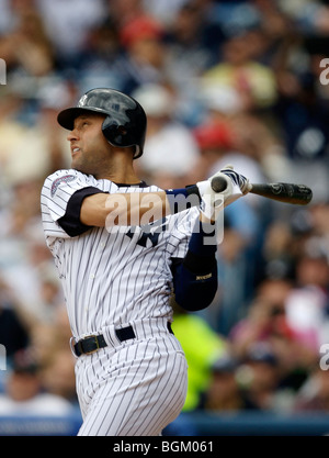 Derek Jeter # 2 de la Nouvelle York Yankee batting. Banque D'Images