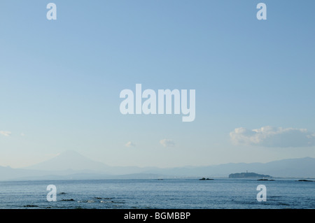 Le Mt Fuji et l'île d'Enoshima vu de Kamakura. , Kamakura Enoshima, préfecture de Kanagawa, Japon Banque D'Images