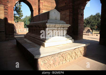 Tombe de Altamish, Qutb Minar complex, New Delhi, Inde Banque D'Images