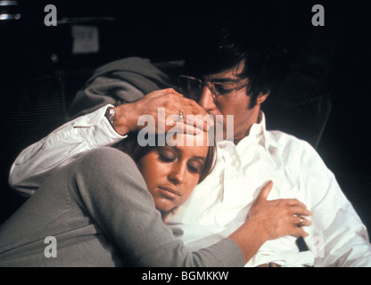 Les chiens de paille Année : 1971 Réalisateur : Sam Peckinpah Dustin Hoffman, Susan George Banque D'Images