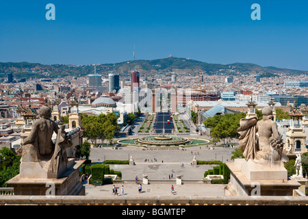 Barcelone - Vue depuis le Mirador del Palau Nacional vers la Plaça d'Espanya Banque D'Images