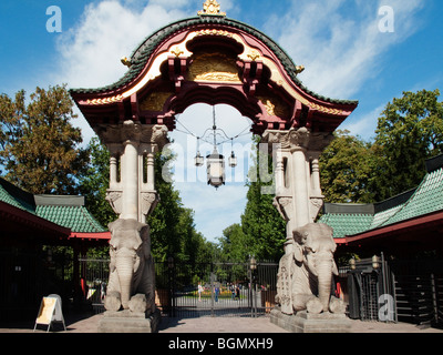 L'entrée du Zoo de Berlin- l'éléphant Gate Banque D'Images