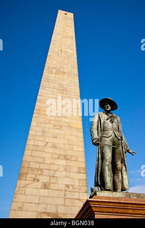 Statue du colonel William Prescott au-dessous du Bunker Hill Memorial, Boston, Massachusetts, États-Unis Banque D'Images