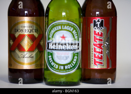 Tecate, Heineken et Dos Equis les bouteilles de bière. Banque D'Images