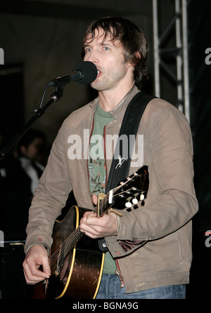 JAMES BLUNT 10E ANNIVERSAIRE SALON STAR BY STAR 98,7 PARTI CD VIRGIN MEGASTORE HOLLYWOOD LOS ANGELES USA 20 novembre 2006 Banque D'Images