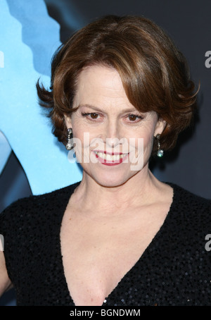 SIGOURNEY WEAVER AVATAR LOS ANGELES PREMIERE HOLLYWOOD Los Angeles CA USA 16 décembre 2009 Banque D'Images