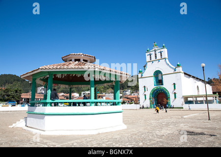 Église de San Juan Chamula, au Chiapas, Mexique. Banque D'Images