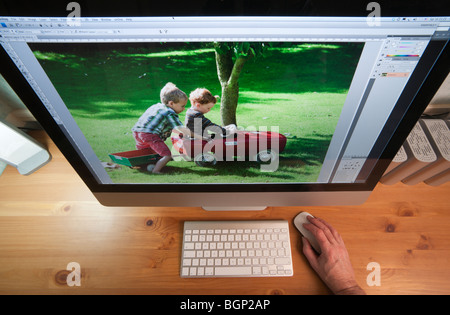 27' Apple iMac ordinateur de bureau avec logos Apple supprimé Banque D'Images