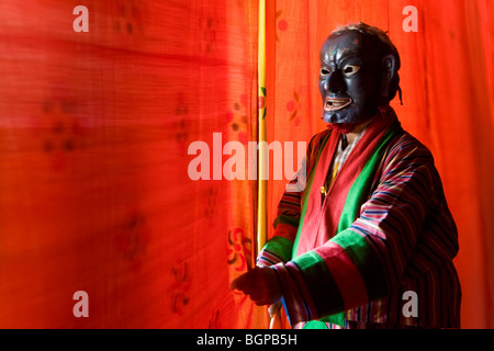 Homme masqué, Festival, Trashichhoe Dzong (monastère), Thimpu, Bhoutan Banque D'Images