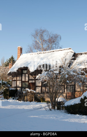 Anne Hathaway's Cottage dans la neige Banque D'Images