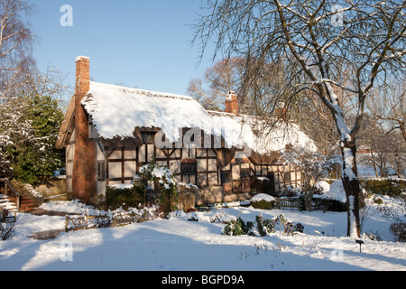 Anne Hathaway's Cottage dans la neige Banque D'Images